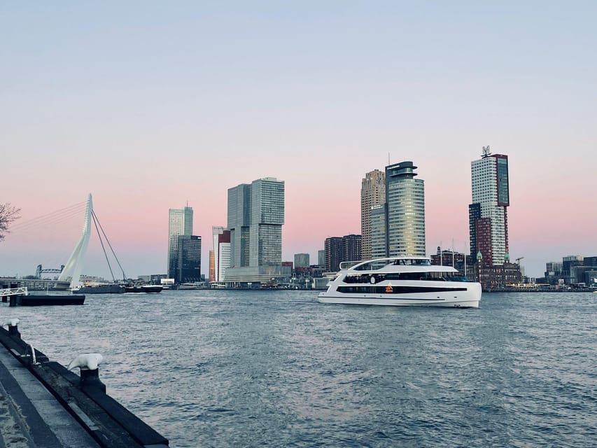 Rotterdam: Summer Evening Cruise with Live Entertainment - The social side of the evening