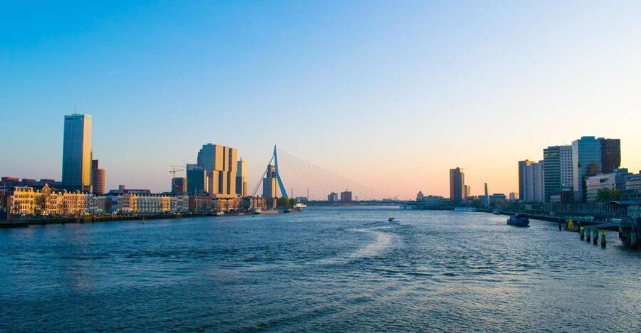 Rotterdam Walking Tour and Harbor Cruise - What the harbor cruise adds