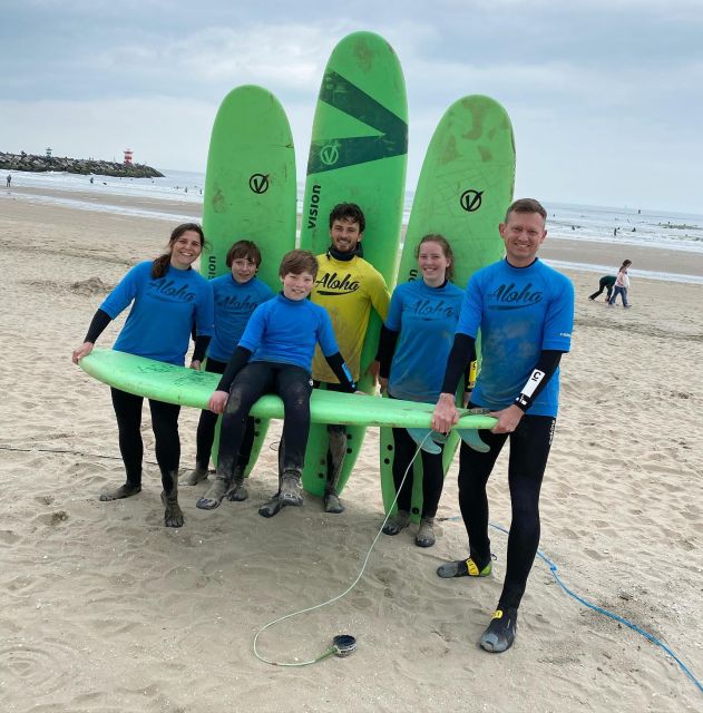 Scheveningen Beach: 1,5 hour Surf experience for families - Learning the basics before entering the waves