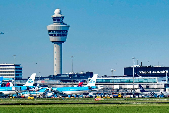 Schiphol Amsterdam Airport Private Arrival Transfer - The chauffeurs: practical help with a local touch