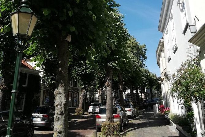 Self-guided city trail - JOLA's Schnipseljagd Noordwijk Tour - The local museum and town details