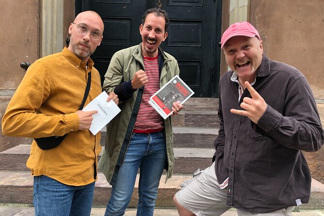 Self-Guided Mystery Hunt by Dam Square in Amsterdam - A city walk built around observation