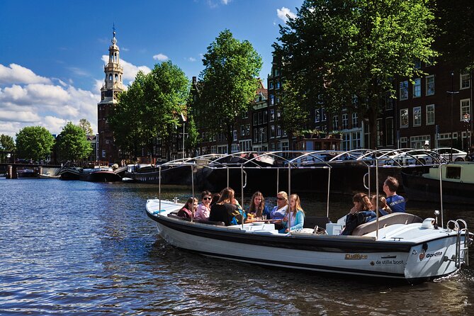 Short canal trip in German: Amsterdam in an hour - Why a small Amsterdam boat changes the experience