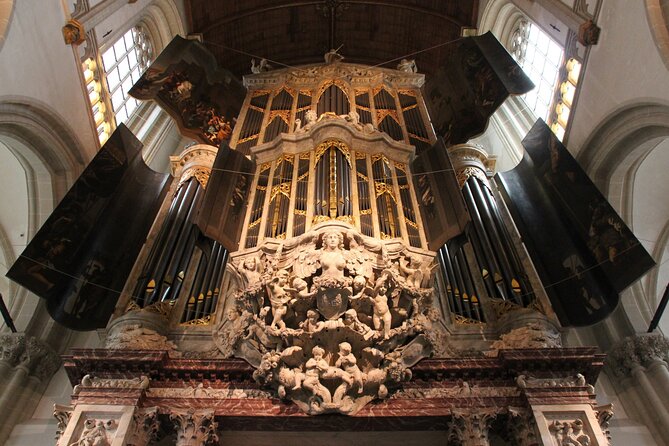 Skip-the-line Royal Palace of Amsterdam Private Guided Tour - Adding Nieuwe Kerk and the Old Town