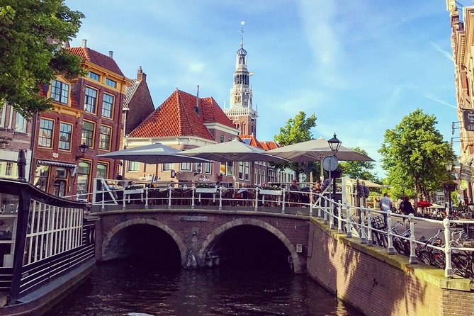 Small Group Alkmaar City Walking Tour <em>English</em> – Key points to know before you book’ /></p>
<ul>
<li><strong>A six-person maximum keeps the walk personal:</strong> You have a better chance to ask questions and stay close to your guide.</li>
<li><strong>The church stop adds meaning to the route:</strong> You learn why this church is an important monument, not just what it looks like.</li>
<li><strong>Jennifer brings practical local help:</strong> Past praise highlights her friendly manner, city knowledge, postcards, and useful suggestions for Alkmaar and other Dutch cities.</li>
<li><strong>The route covers 3 to 4 kilometers:</strong> Comfortable shoes matter, and you should be ready to walk without long breaks.</li>
<li><strong>The finish at Waagplein is useful:</strong> You end in central Alkmaar, where you can continue exploring on your own.</li>
<li><strong>The price is $27.71 per person:</strong> For two hours of private-feeling guidance in a group of no more than six, that is a fair city orientation.</li>
</ul>
<h2 id="why-a-short-walk-works-well-in-alkmaar">Why a short walk works well in Alkmaar</h2>
<p><img width="669" height="446" decoding="async" src=