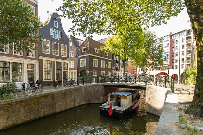 Small Group Boutique All-Inclusive Tour (max 12 p) With Captain - The Red Light District from the water