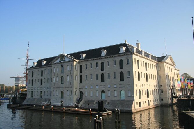 Small Group Boutique All-Inclusive Tour (max 12 p) With Captain - Leaving Singel and finding your canal rhythm