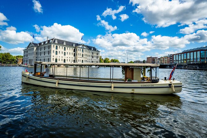 Small-Group Luxury Canal Cruise with Local Skipper - The 17th-Century Canal Houses