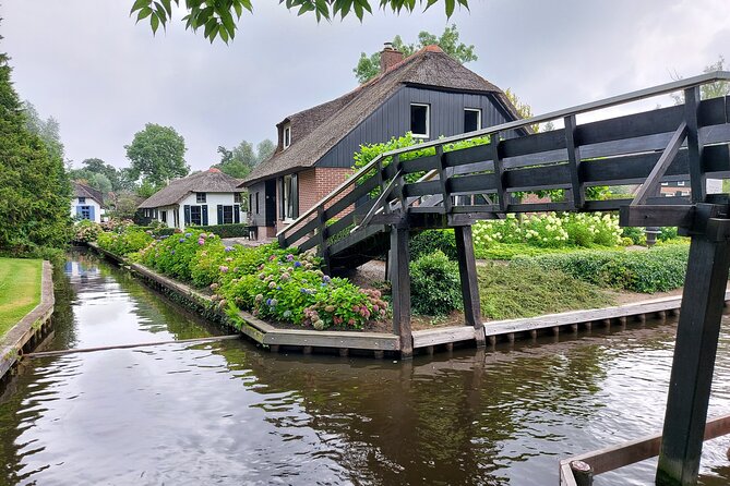 Small-Group Tour to Windmills & Giethoorn with boat tour - Should you book the Zaanse Schans and Giethoorn tour?