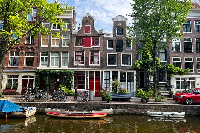 Small Group Walking Tour in Amsterdam with Friendly and Fun Guide - Begijnhof: a quiet ending in the city center