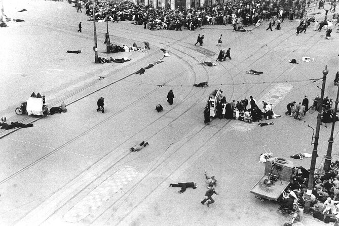 The Anne Frank Tour (Jewish Neighborhood & Amsterdam during WWII) - Starting at Dam Square at 11:00 am
