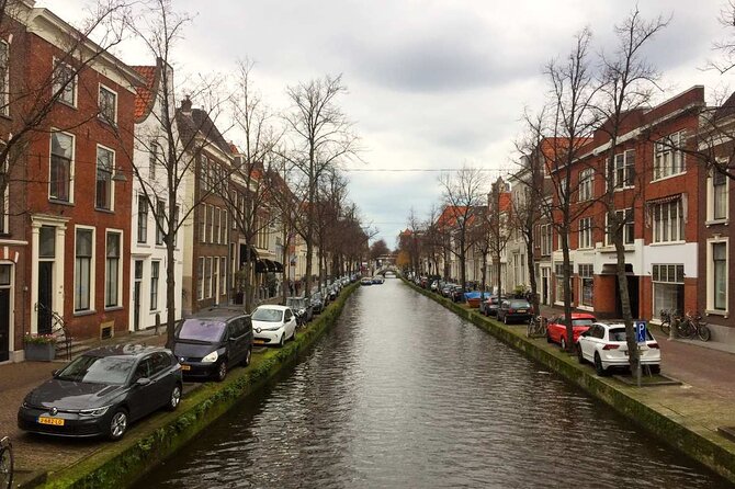The Blue's Clues in Delft Exploration Game and Tour - Koornmarkt and the canal-side character of Delft