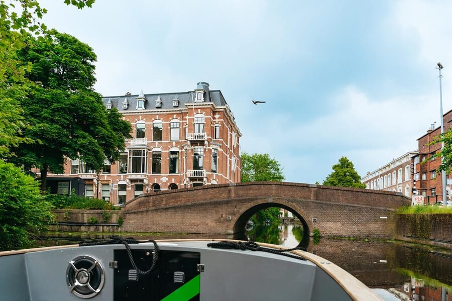 The Hague: Canal Cruise with music from local artists - Who will enjoy this boat trip most?