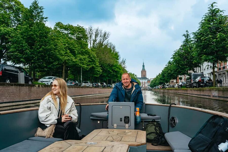 The Hague: Canal Cruise with music from local artists - Starting at Prinsessepark