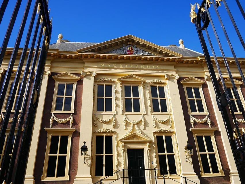 The Hague & Delft: The Girl with the Pearl Earring - The Hague, from Binnenhof to international law
