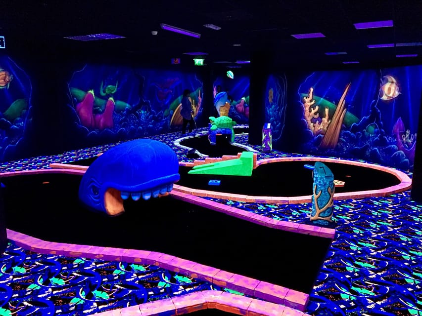 The Hague: Glowgolf Glow in the Dark Indoor Minigolf - Entering Palace Promenade in Scheveningen