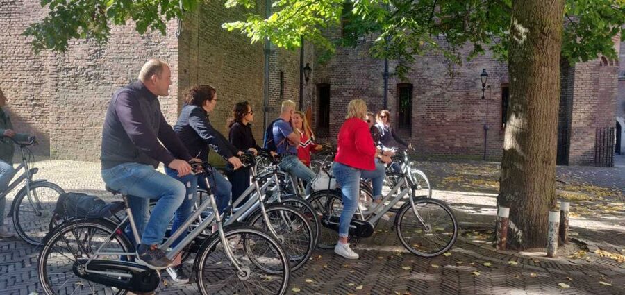 The Hague: Highlights Bike Tour - Lange Voorhout and The Passage