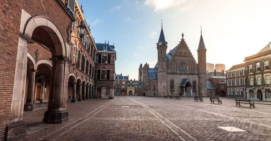 The Hague : Must-See attractions Private Walking Tour - Het Plein and the story of Willem van Oranje