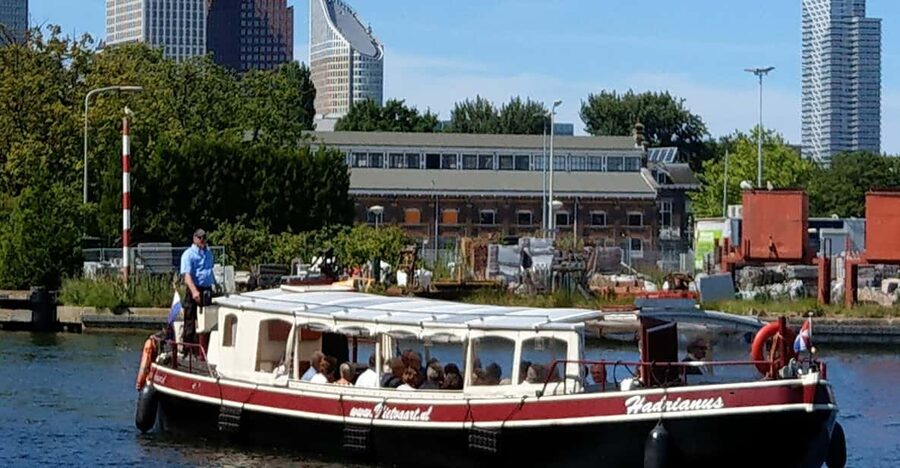 The Hague: One Way Boat Ticket to or from Delft - Why this boat ride makes sense between The Hague and Delft