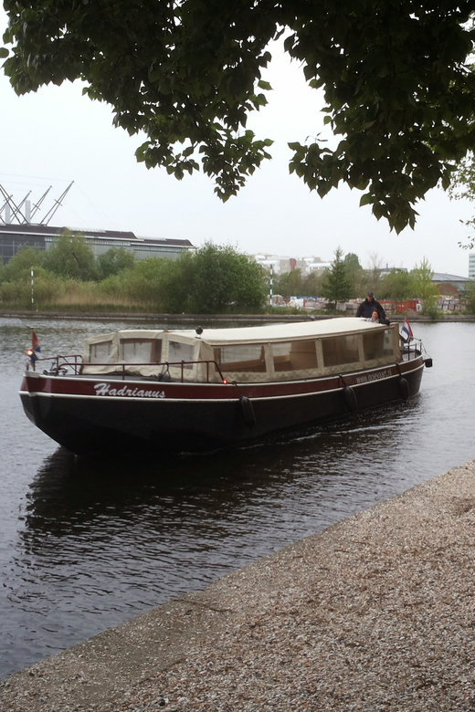 The Hague: One Way Boat Ticket to or from Delft - Starting at Bierkade 19 in The Hague