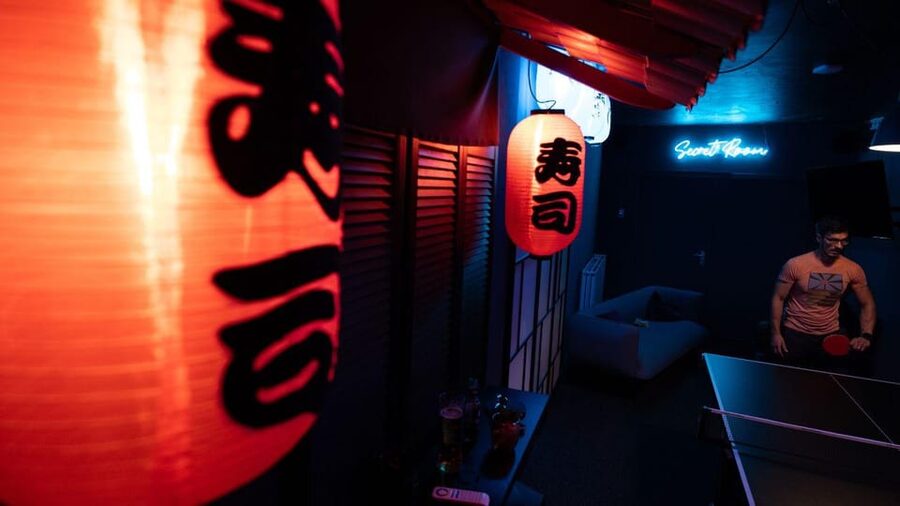 The Hague: Ping Pong Table Rental at a Secret Ping Pong Bar - Who will enjoy this activity most?