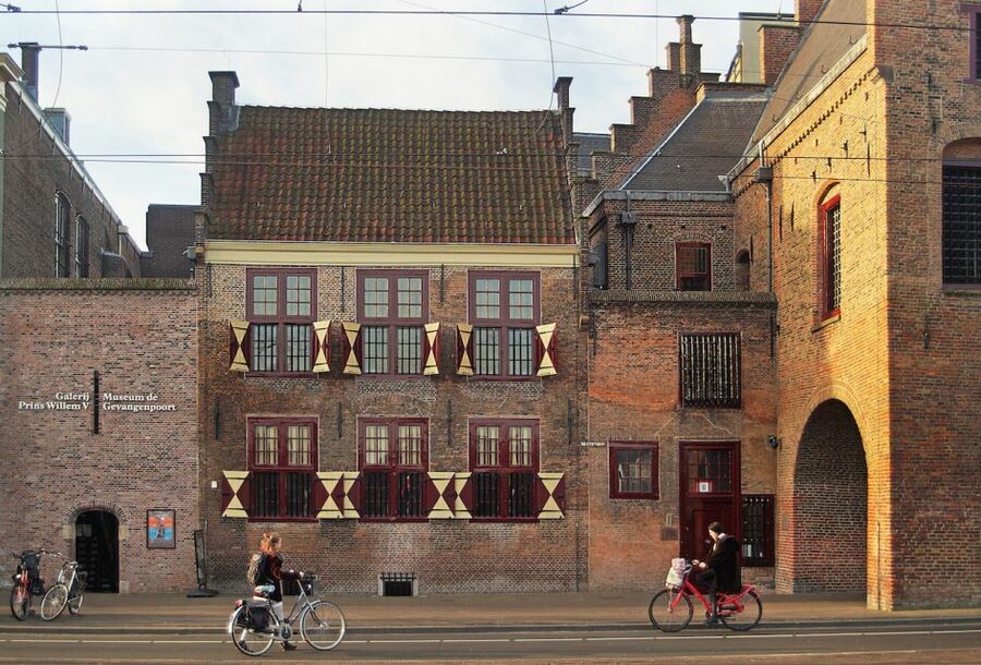 The Hague: Prison Gate Museum - The De Witt brothers and a darker chapter