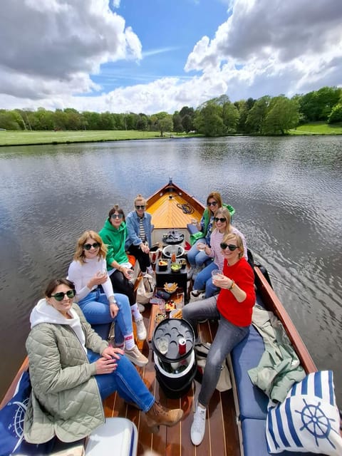 The Hague: Private Boattour up to 10 persons - Why Seeing The Hague by Boat Works