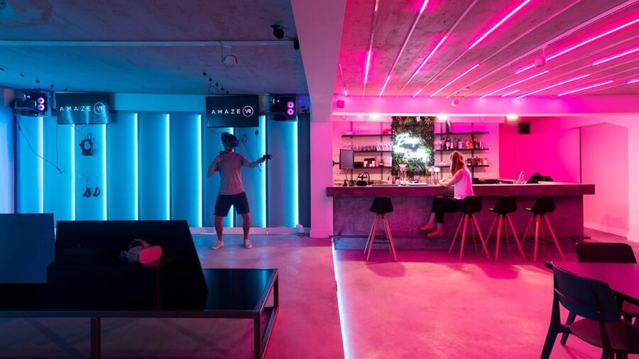 The Hague: VR Escape Room for 2 - 4 people - The technology: impressive, but not for everyone