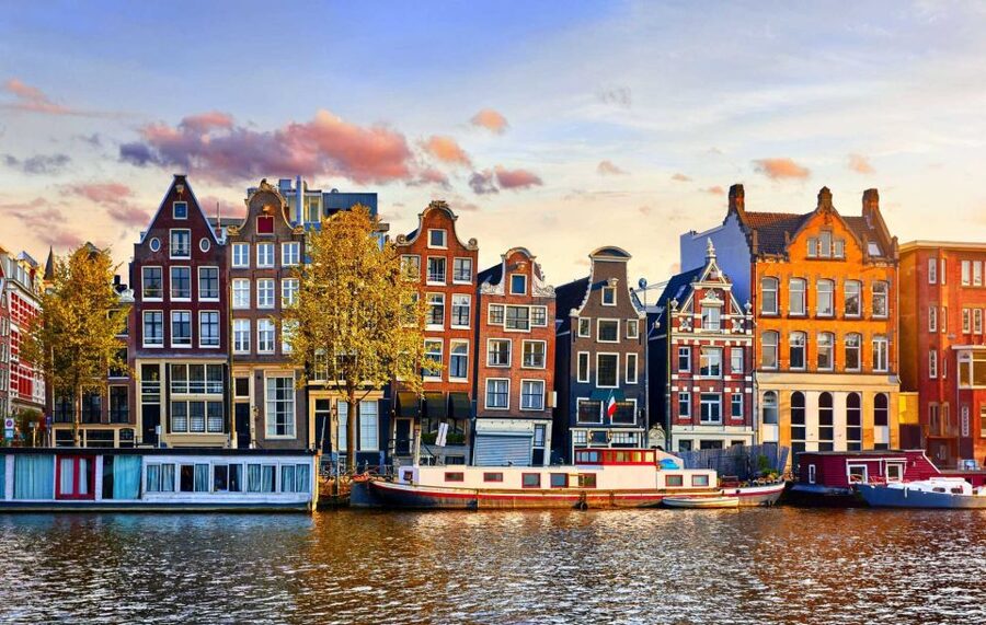 The True Story of Anne Frank's Diary Private Guided Tour - What the guides do best