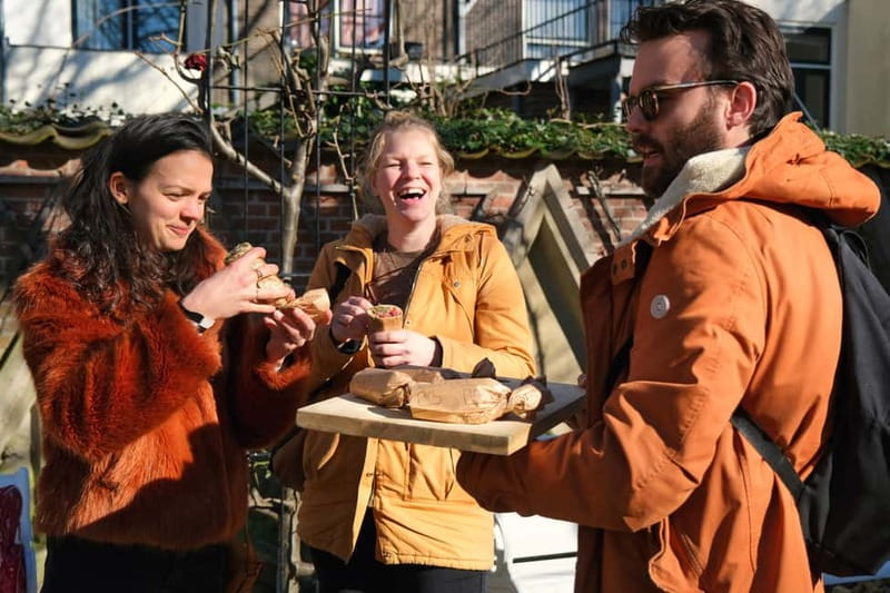 Utrecht: Food Tour with many stops at vegan restaurants! - KLUTS koffie & vegan bakkerij for something sweet