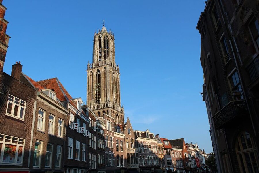 Utrecht: Guided Highlights Walking Tour - The Dom Tower and the missing section