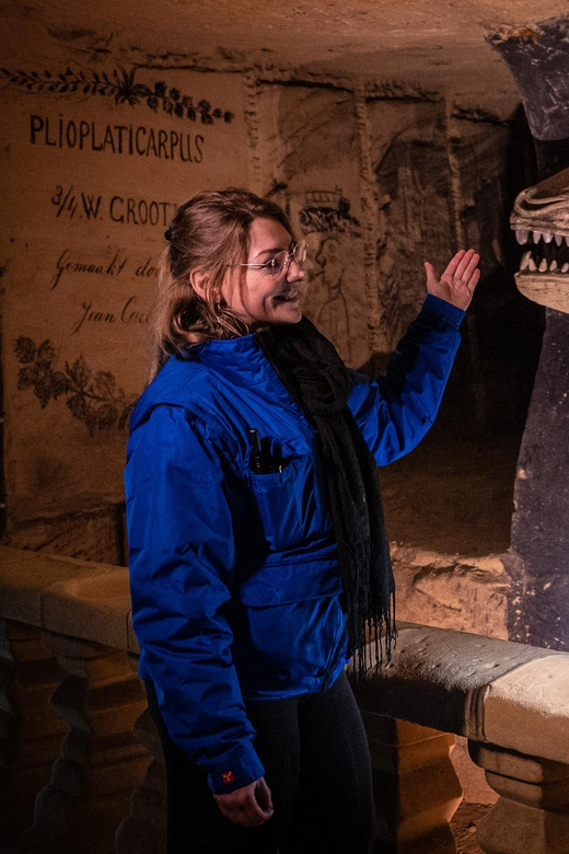 Valkenburg: Municipal Cave Guided Tour - Choosing between the walking tour and the train