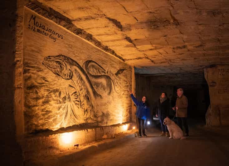 Valkenburg: Municipal Cave Guided Tour - Reading the marlstone walls