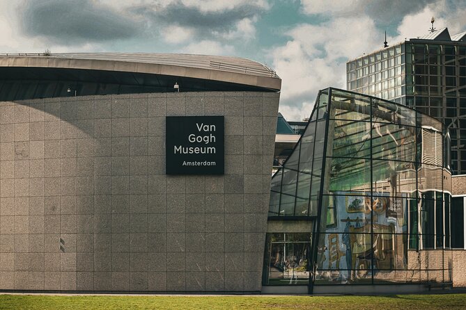 Van Gogh Museum Guided Tour •10 people• Face to Face with Vincent - Brushstrokes, Illness, And Artistic Change