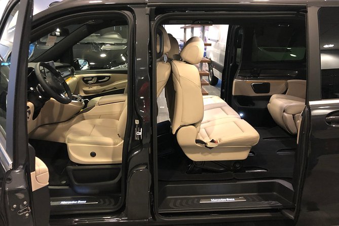 VIP Transfer from Schiphol Airport to Amsterdam City or Back to the Airport - Chauffeur service with a coordination team behind it