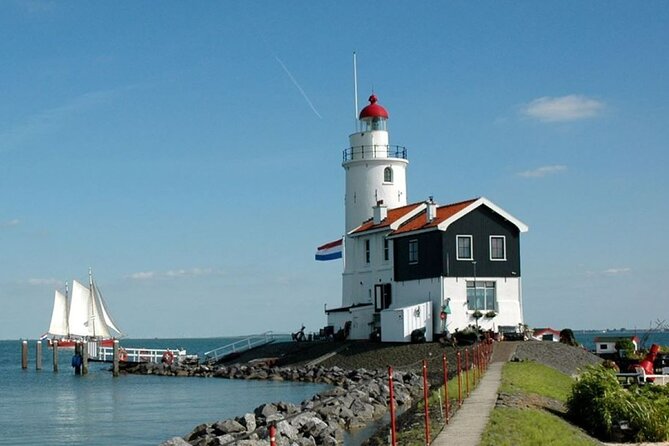 Volendam: E-bike rental with suggested countryside- and fisherman village route - The real value of the $63.22 price