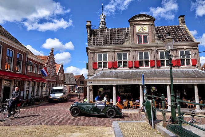 Volendam & Marken Private Tour in luxury Jaguar S Type 1/2 day - Broek in Waterland and Monnickendam