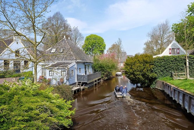 Volendam & Marken Private Tour in luxury Jaguar S Type 1/2 day - Clogs, costumes, and what costs extra