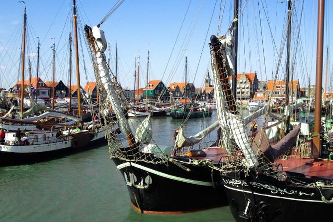 Volendam & Marken Private Tour in luxury Jaguar S Type 1/2 day - Who will get the most from this tour