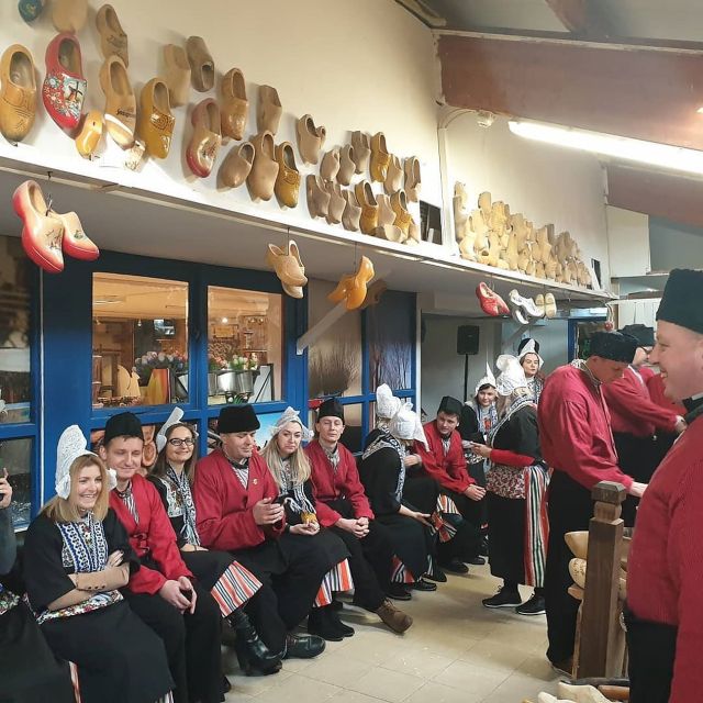 Volendam: Traditional Costume Photo with Cheese & Clog Tour - Is $11 good value for the time?