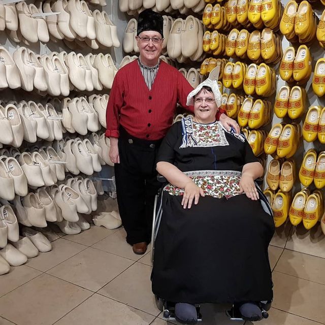 Volendam: Traditional Costume Photo with Cheese & Clog Tour - Who will enjoy it most