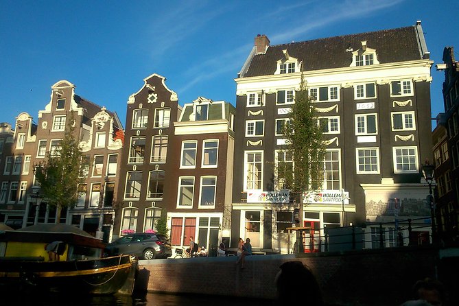 Walking tour of 2 hours of the highlights of Amsterdam - Starting among old houses on Zeedijk