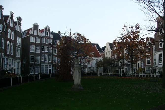 Walking tour of 2 hours of the highlights of Amsterdam - The Anne Frank House from the outside