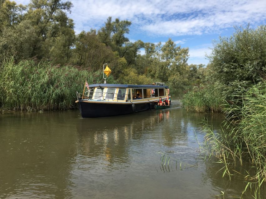 Werkendam: Boat Cruise and Biesbosch Museum Entry Ticket - Boarding the whisper boat near Werkendam