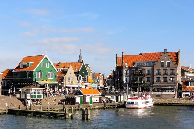 Windmills-Volendam-Giethoorn Private Tour in Jaguar - Who should book this tour?