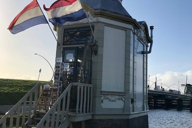 Windmills Zaanse Schans small group tour-region Amsterdam - The Albert Heijn museum shop and village sights