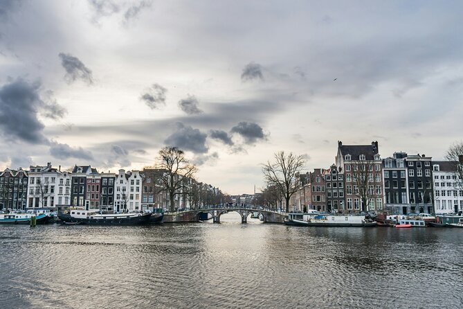 Winter Canal Cruise in Amsterdam - Dutch snacks, mulled wine, and the open bar