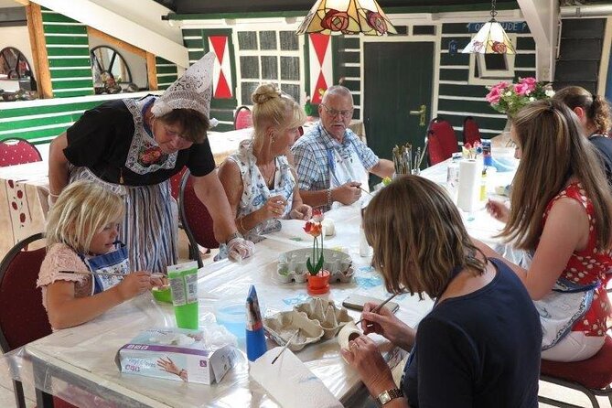 Wooden Shoes Painting Private Workshop in Simonehoeve - Key points to know before you book