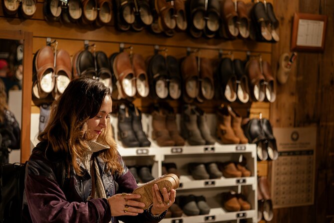 Zaanse Schans and Cheese Tasting Guided Tour from Amsterdam - Guide quality and group organization