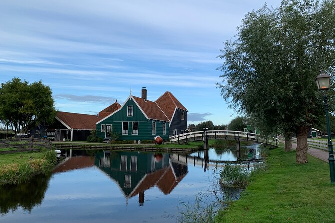 Zaanse Schans and Giethoorn Small-Group Tour with Hotel Pick-Up - Giethoorn by boat and on foot